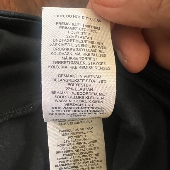 Gymshark Black Cropped Leggings - Small - Picture 4 of 5